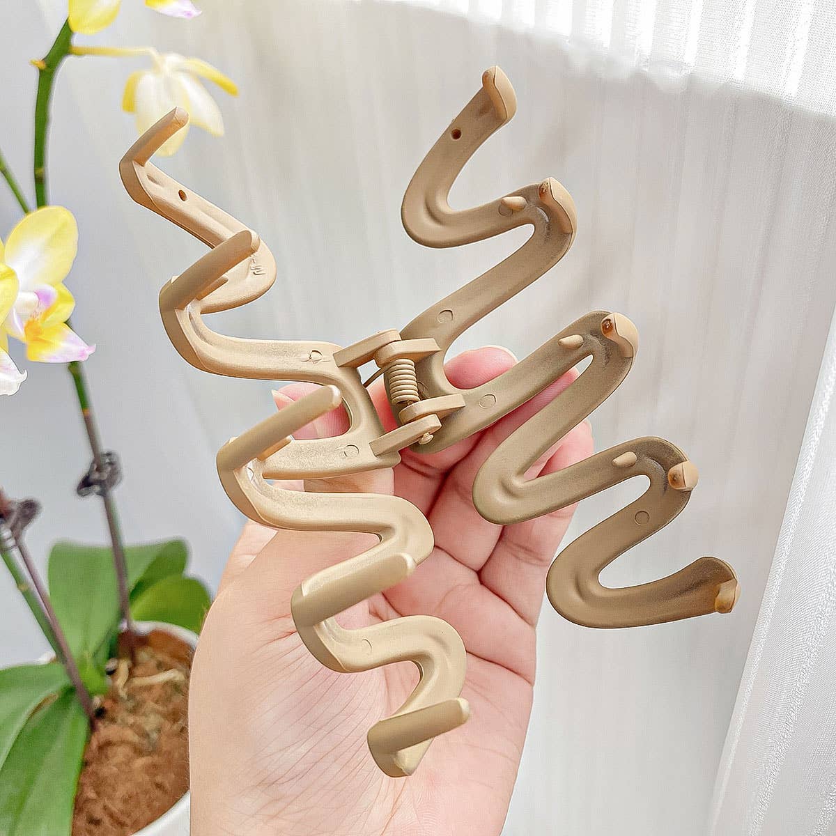 Big wavy hair clips