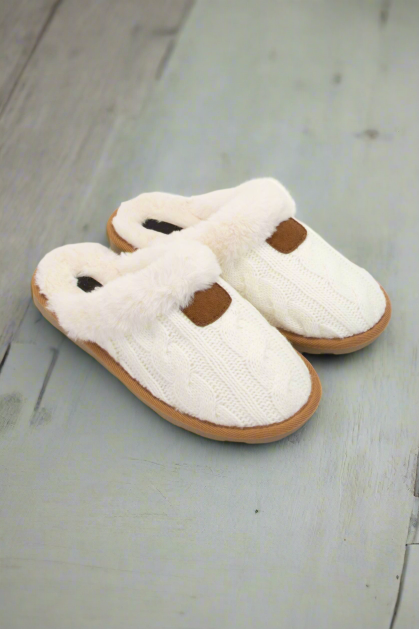 COZY FUR-LINED SLIPPER WITH CABLE KNITTED UPPER
