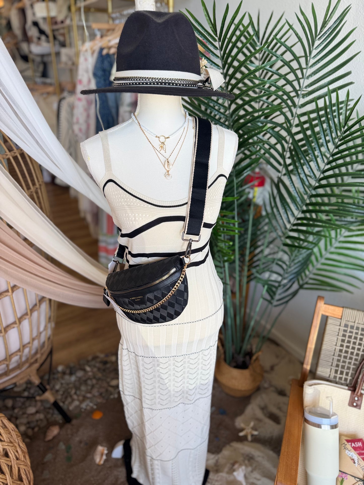 PYRAMID CHECK EVERYDAY HANDBAG