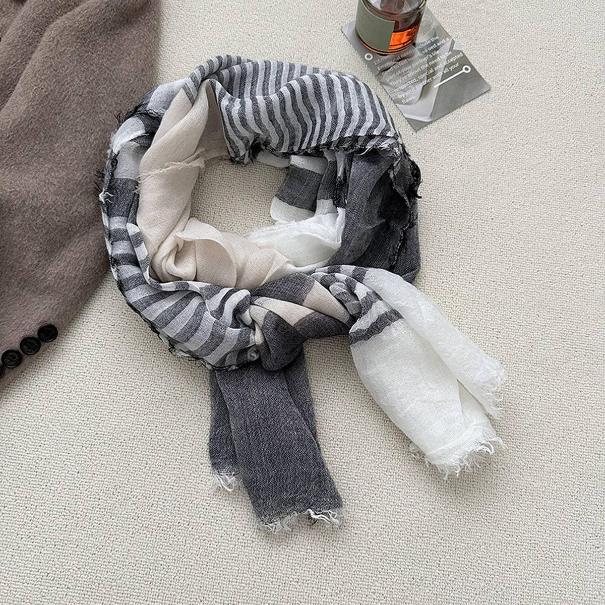 MULTIFUNCTIONAL SHAWL