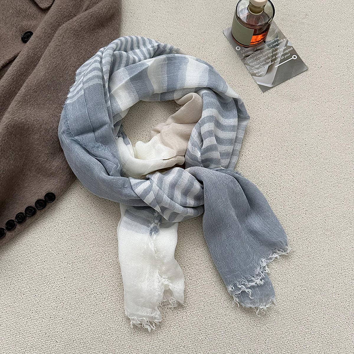 MULTIFUNCTIONAL SHAWL
