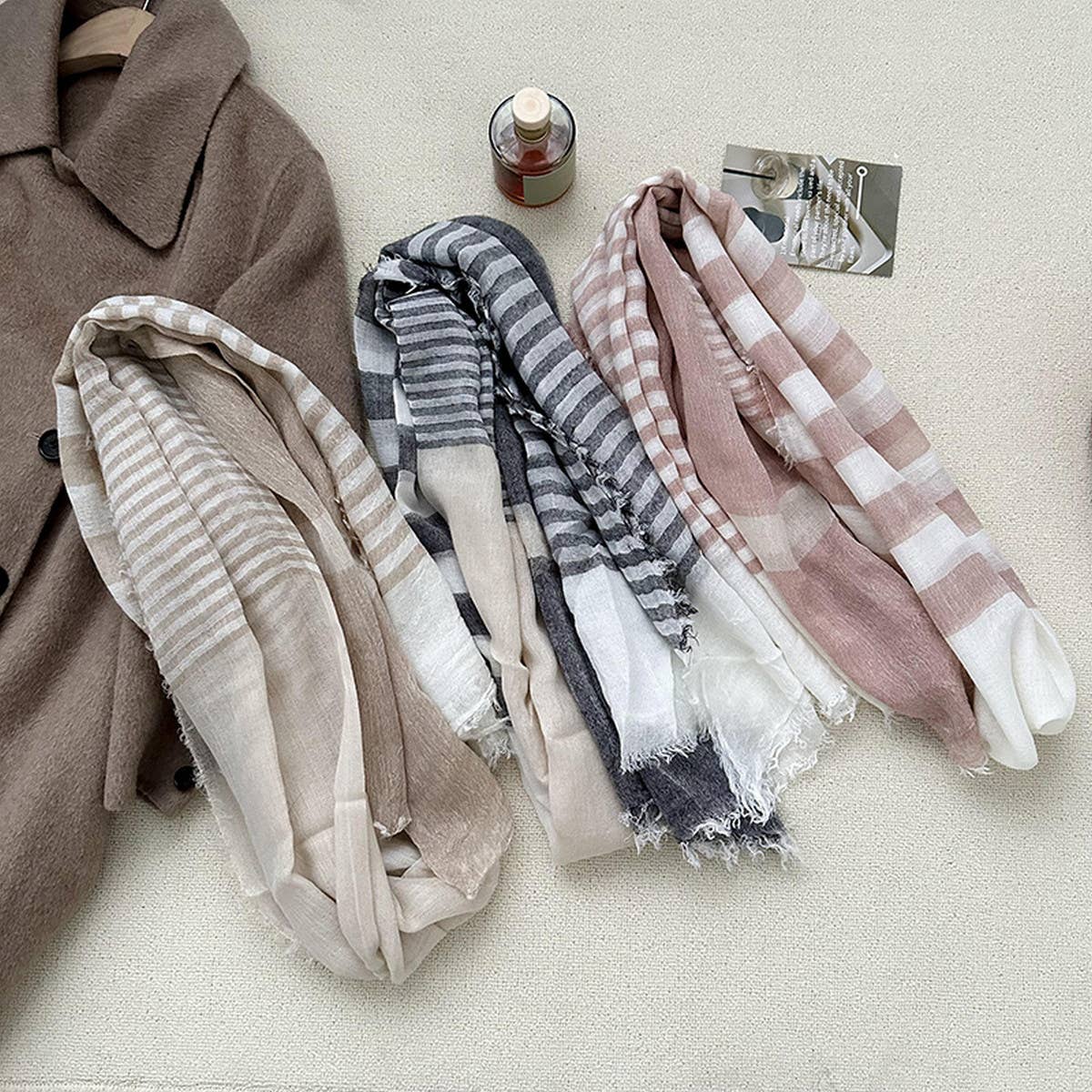 MULTIFUNCTIONAL SHAWL