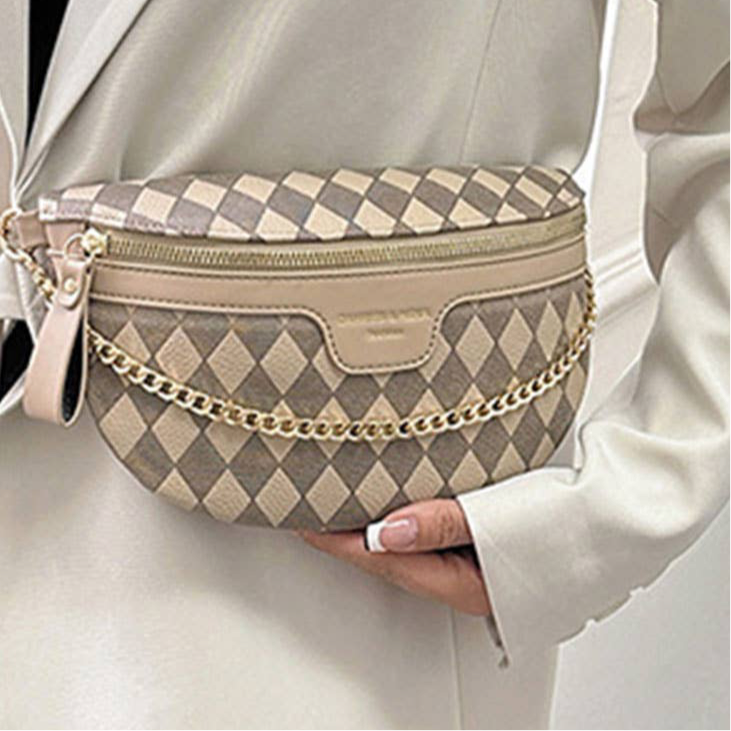 PYRAMID CHECK EVERYDAY HANDBAG