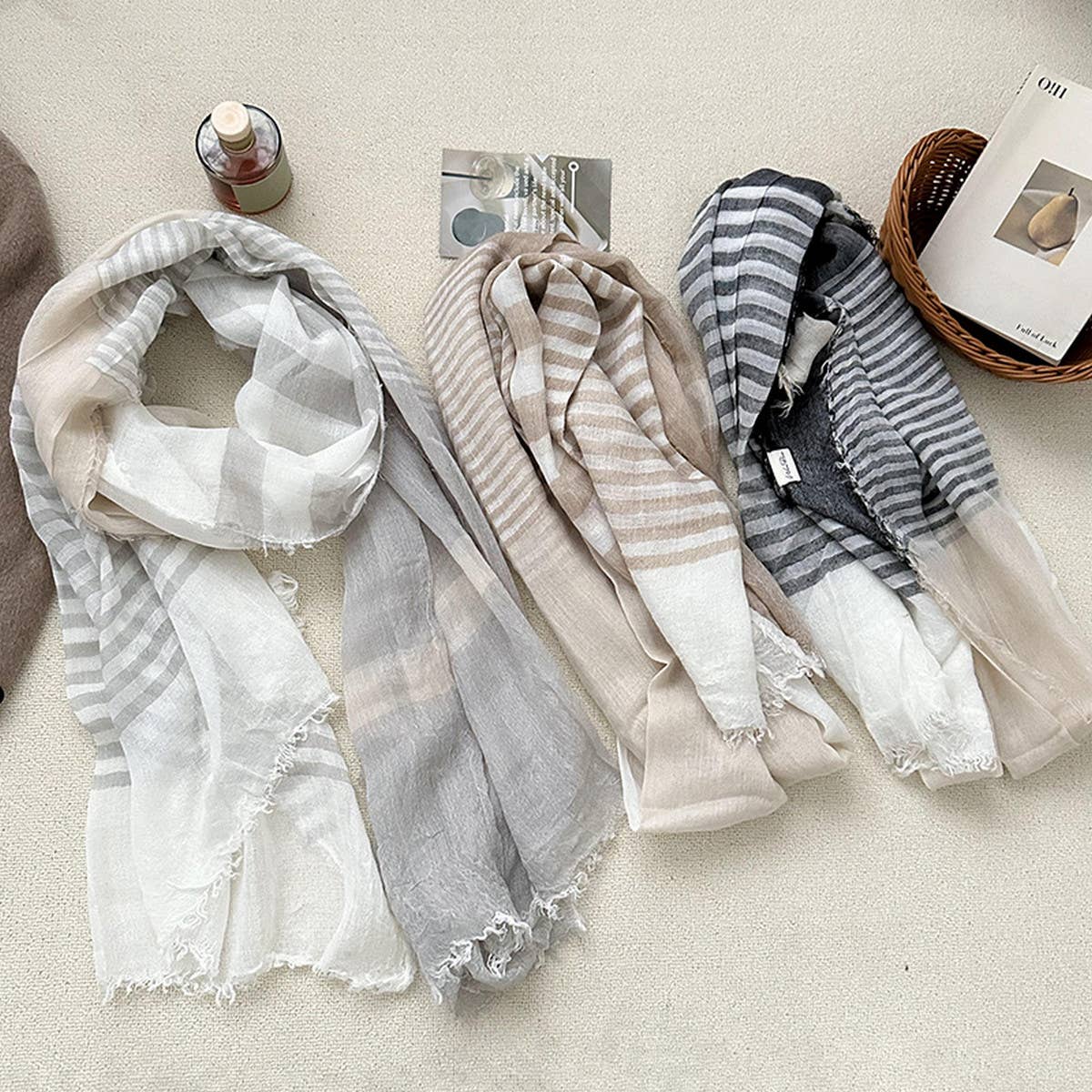 MULTIFUNCTIONAL SHAWL
