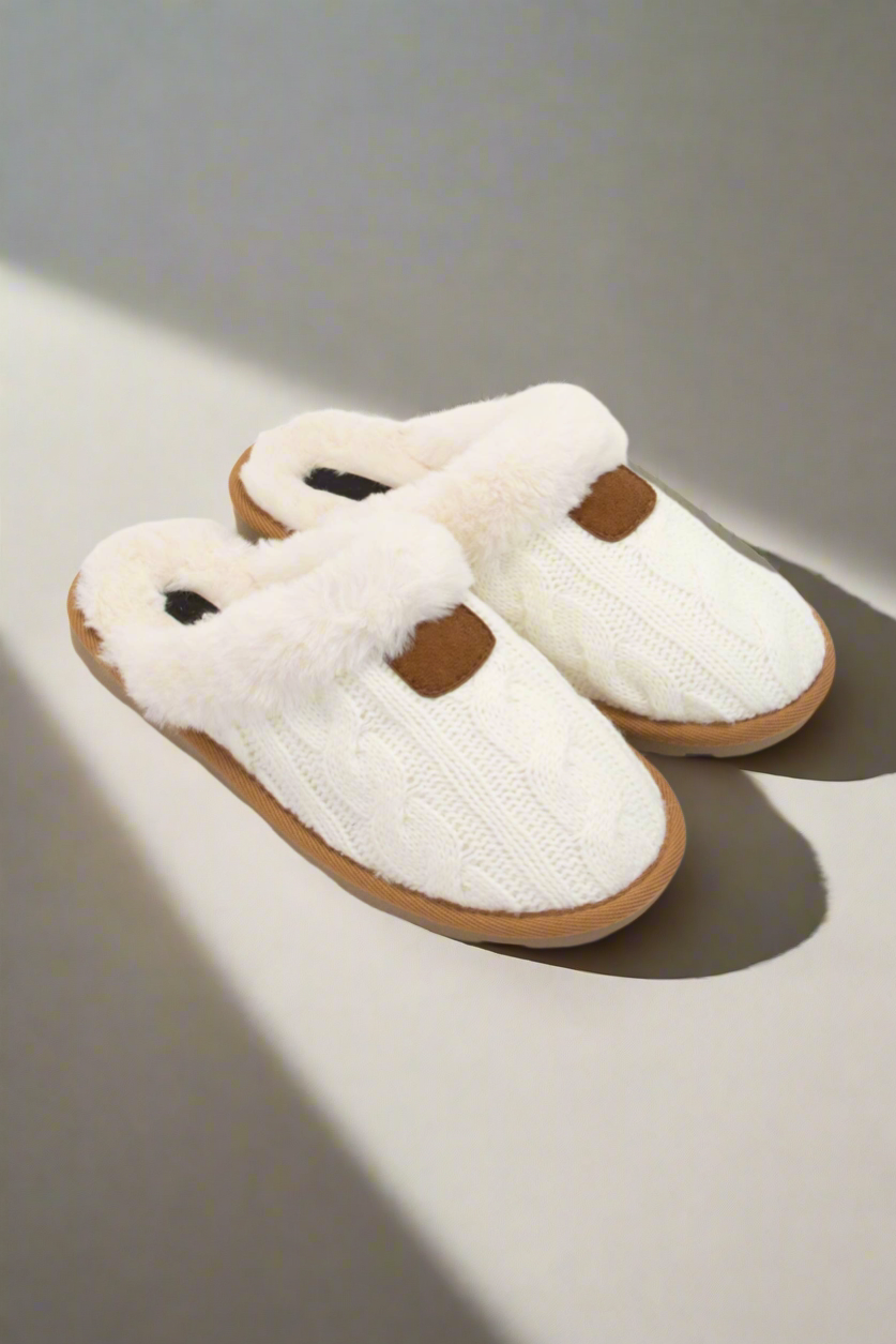 COZY FUR-LINED SLIPPER WITH CABLE KNITTED UPPER