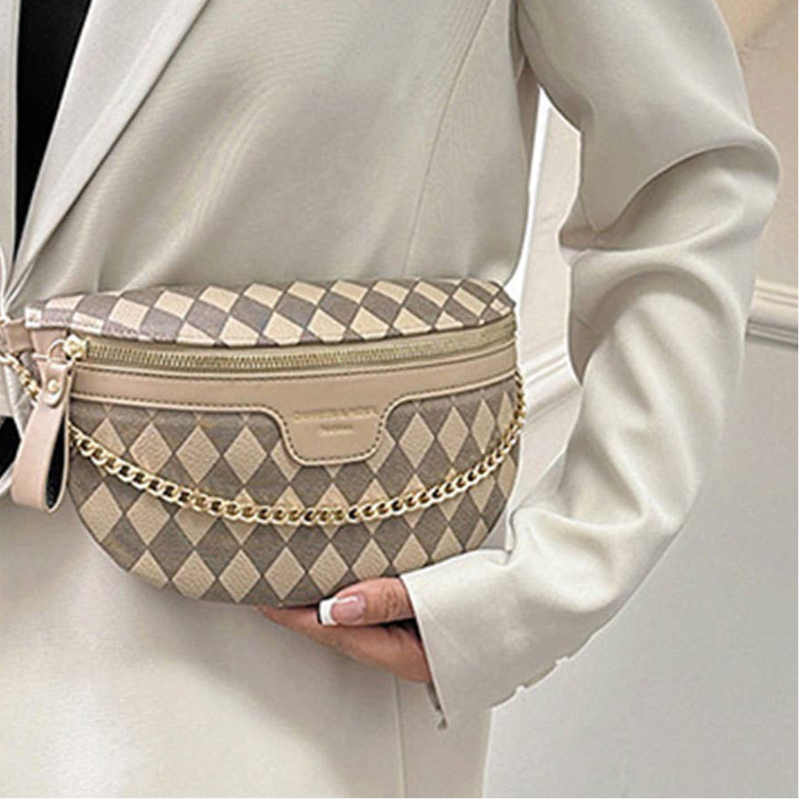 PYRAMID CHECK EVERYDAY HANDBAG