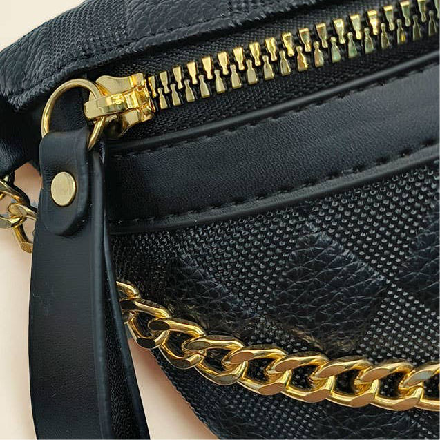 PYRAMID CHECK EVERYDAY HANDBAG