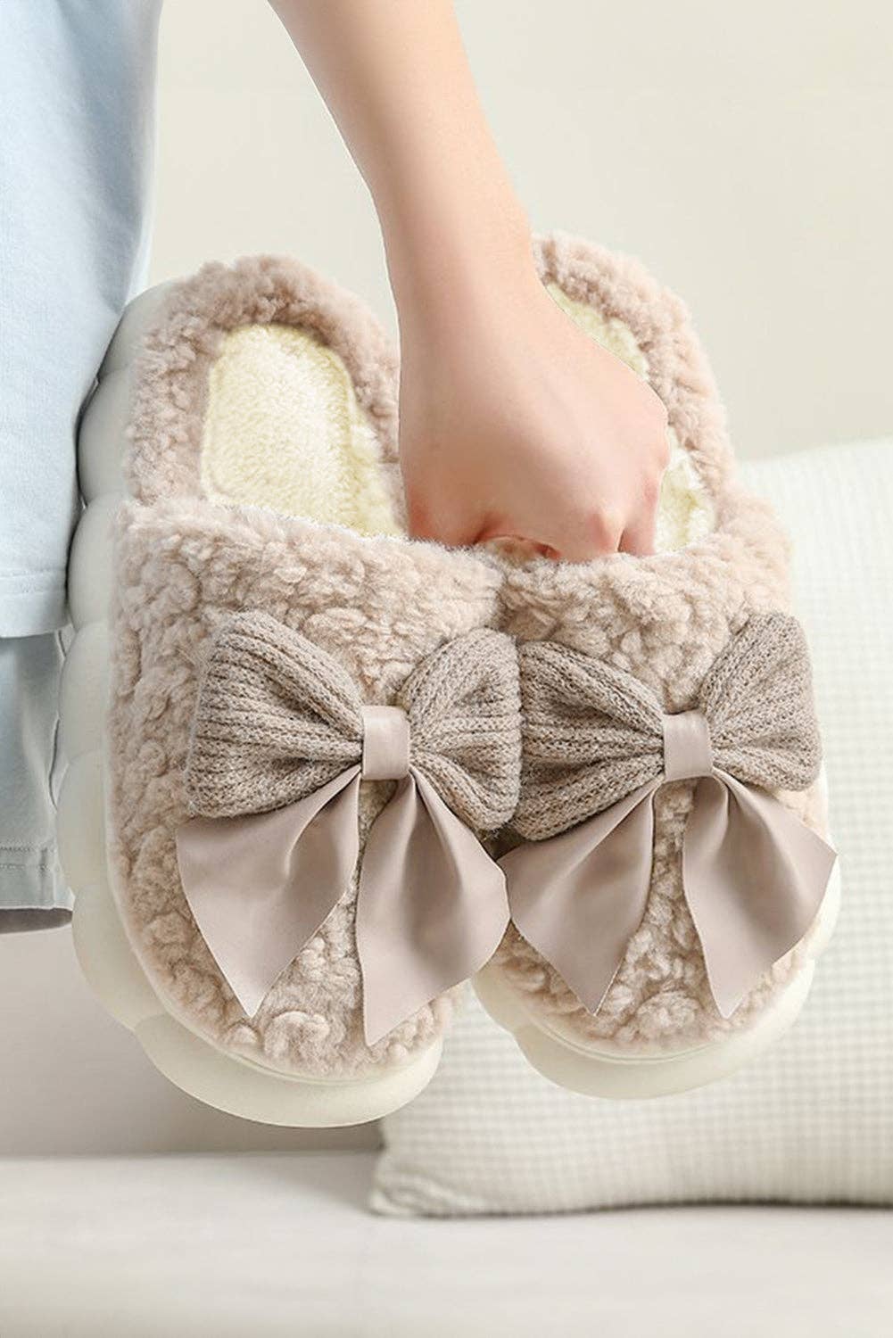 Bow Plush Winter Slippers