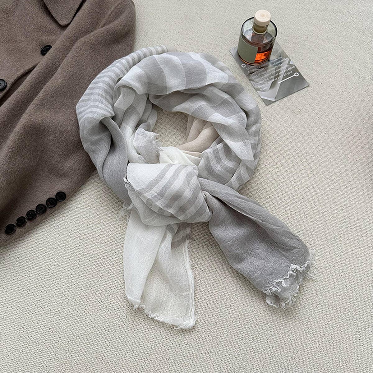 MULTIFUNCTIONAL SHAWL