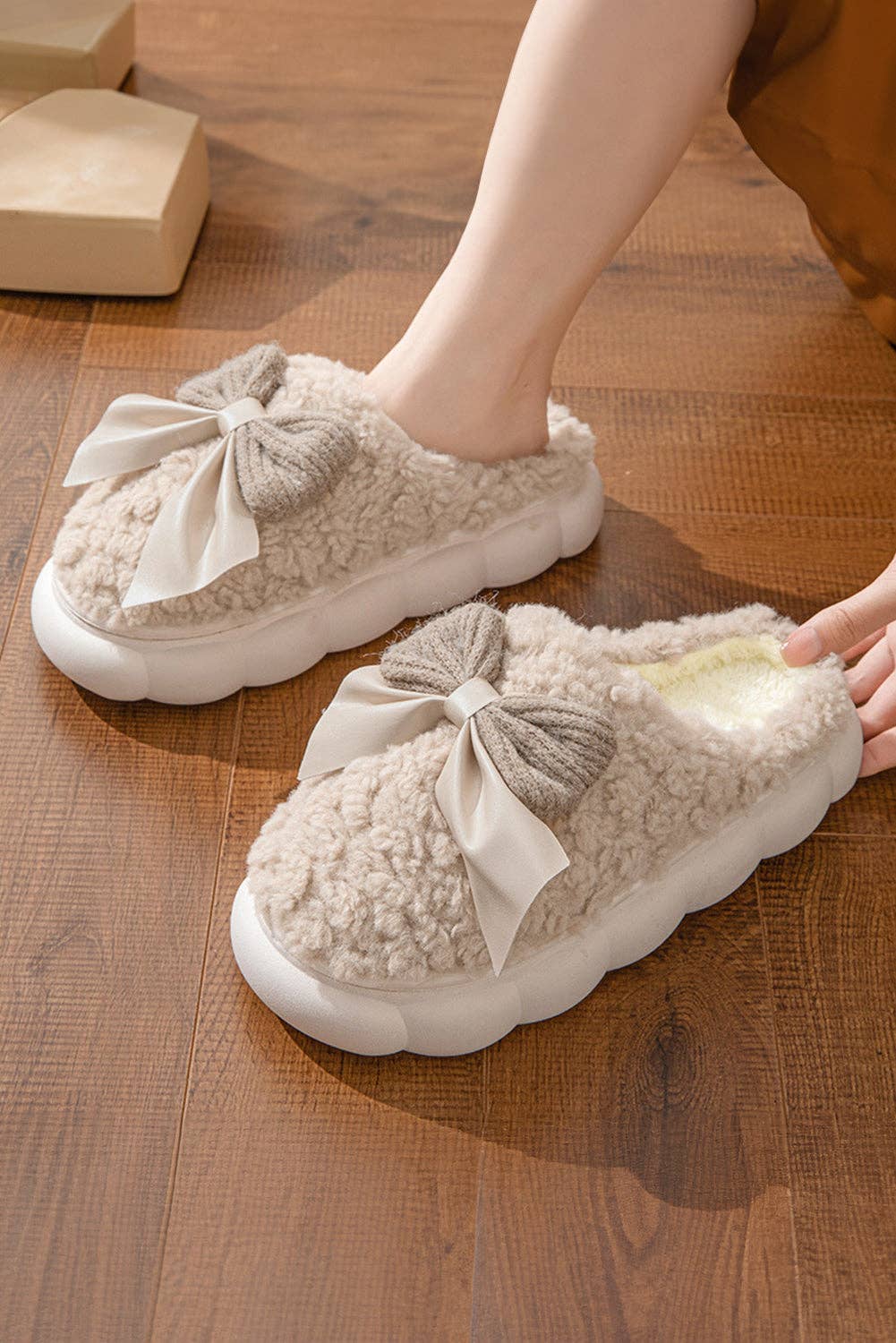 Bow Plush Winter Slippers