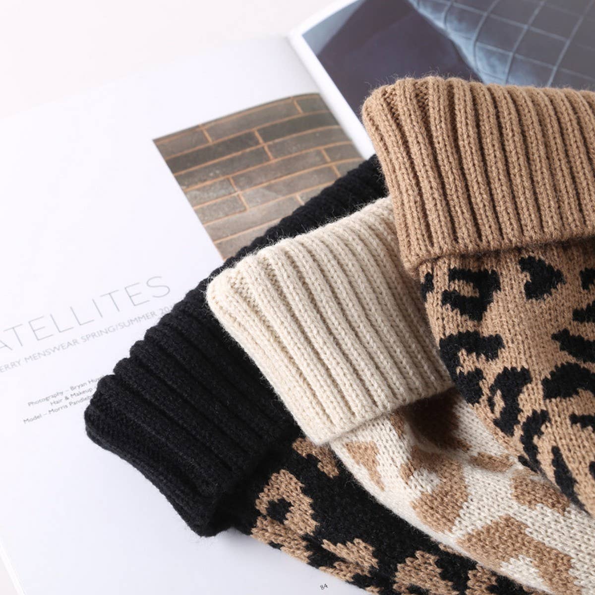 LEOPARD PATTERN KNITTED BEANIE
