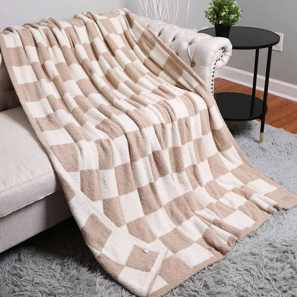 Reversible Checkered Patterned Throw Blanket