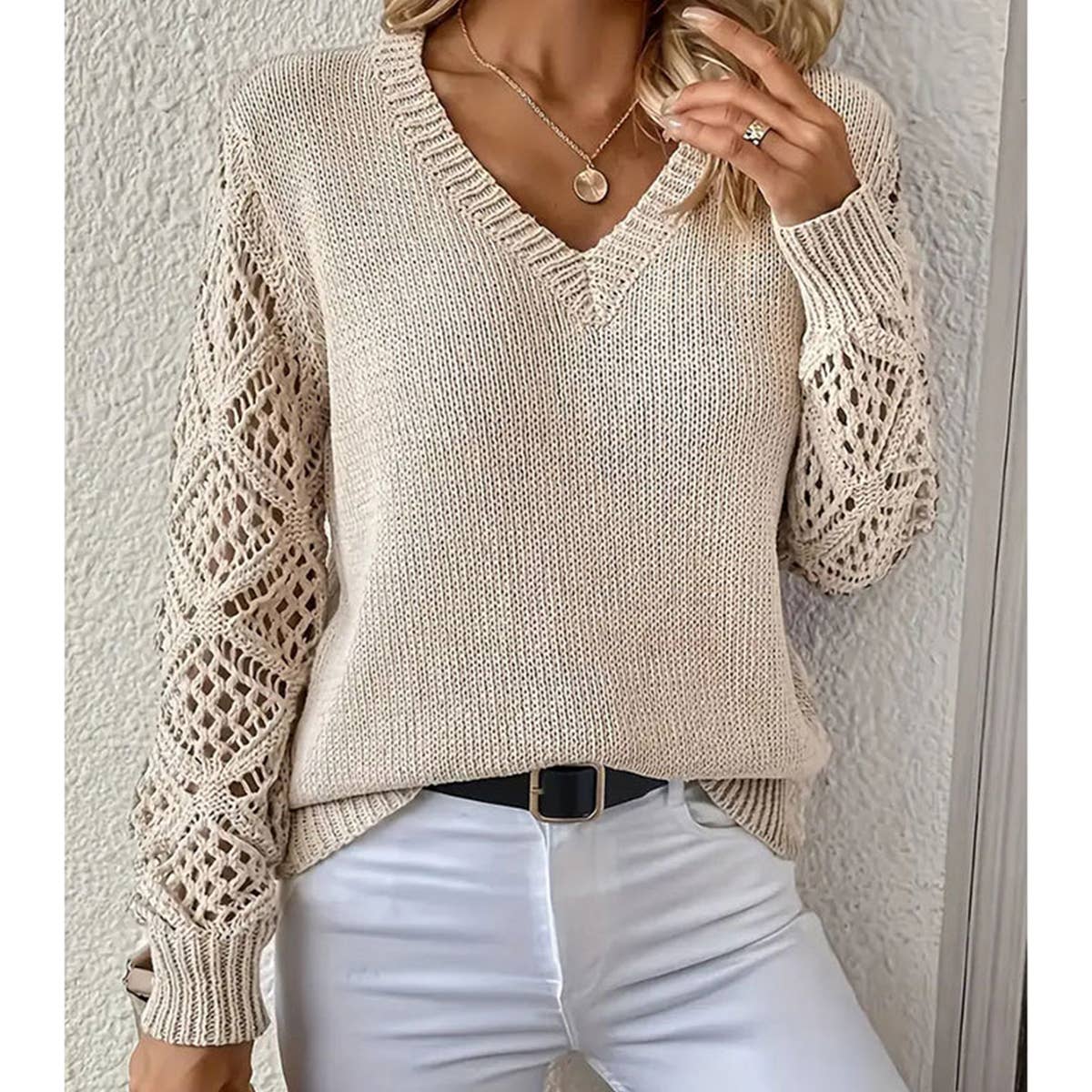 CUT-OUT V-NECK PULLOVER SWEATER