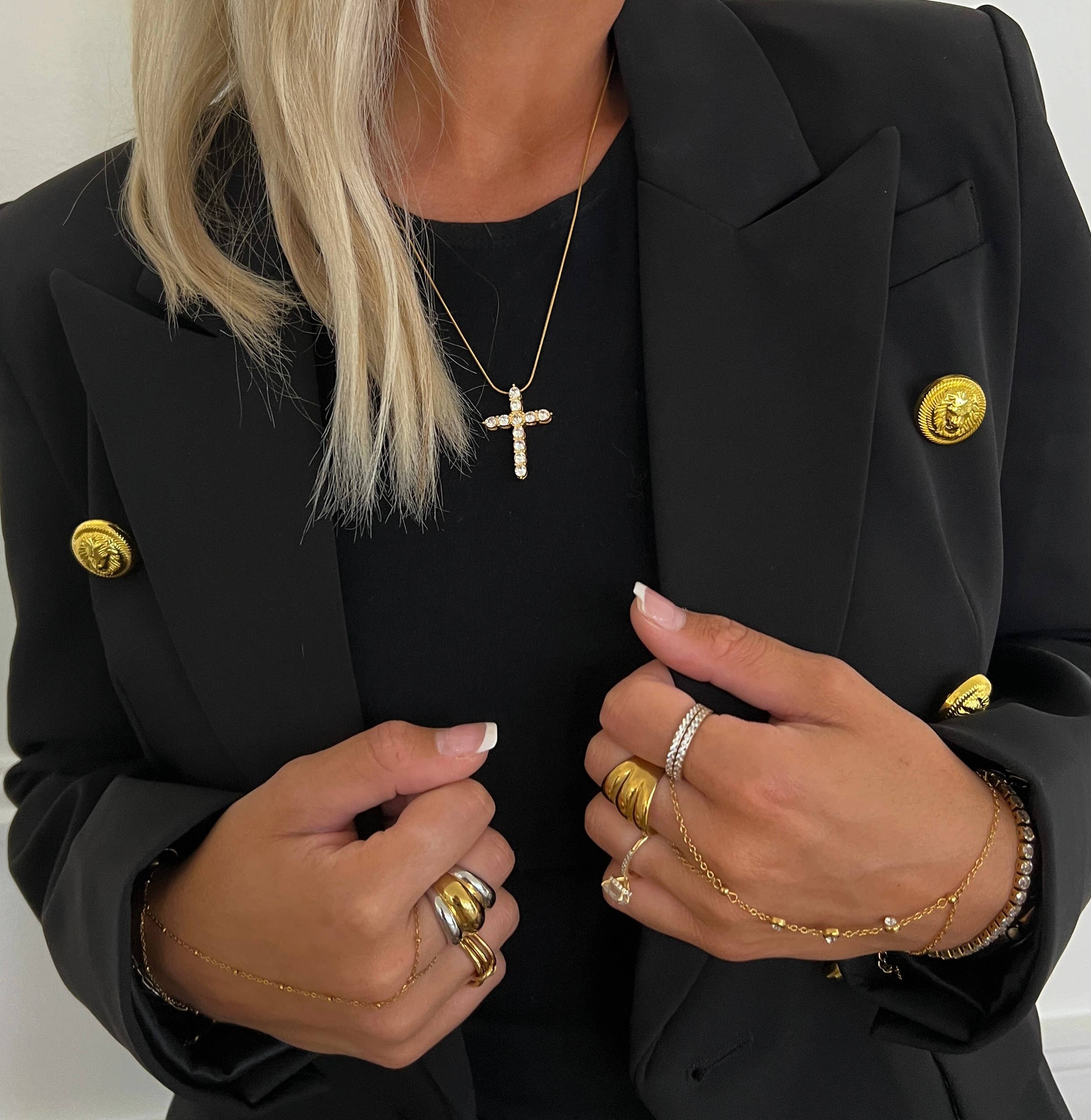 XL DIAMOND CROSS NECKLACE(PRE🤍ORDER)