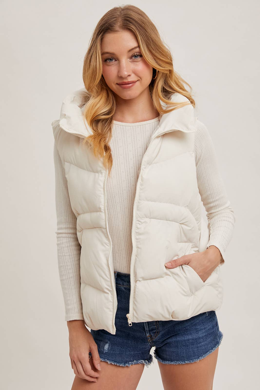 ZIPPER DOWN PUFFER HOODED VEST