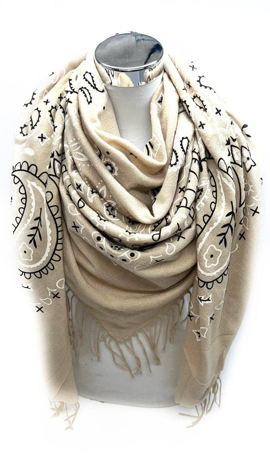 Large square scarf with bandana pattern and long fringe