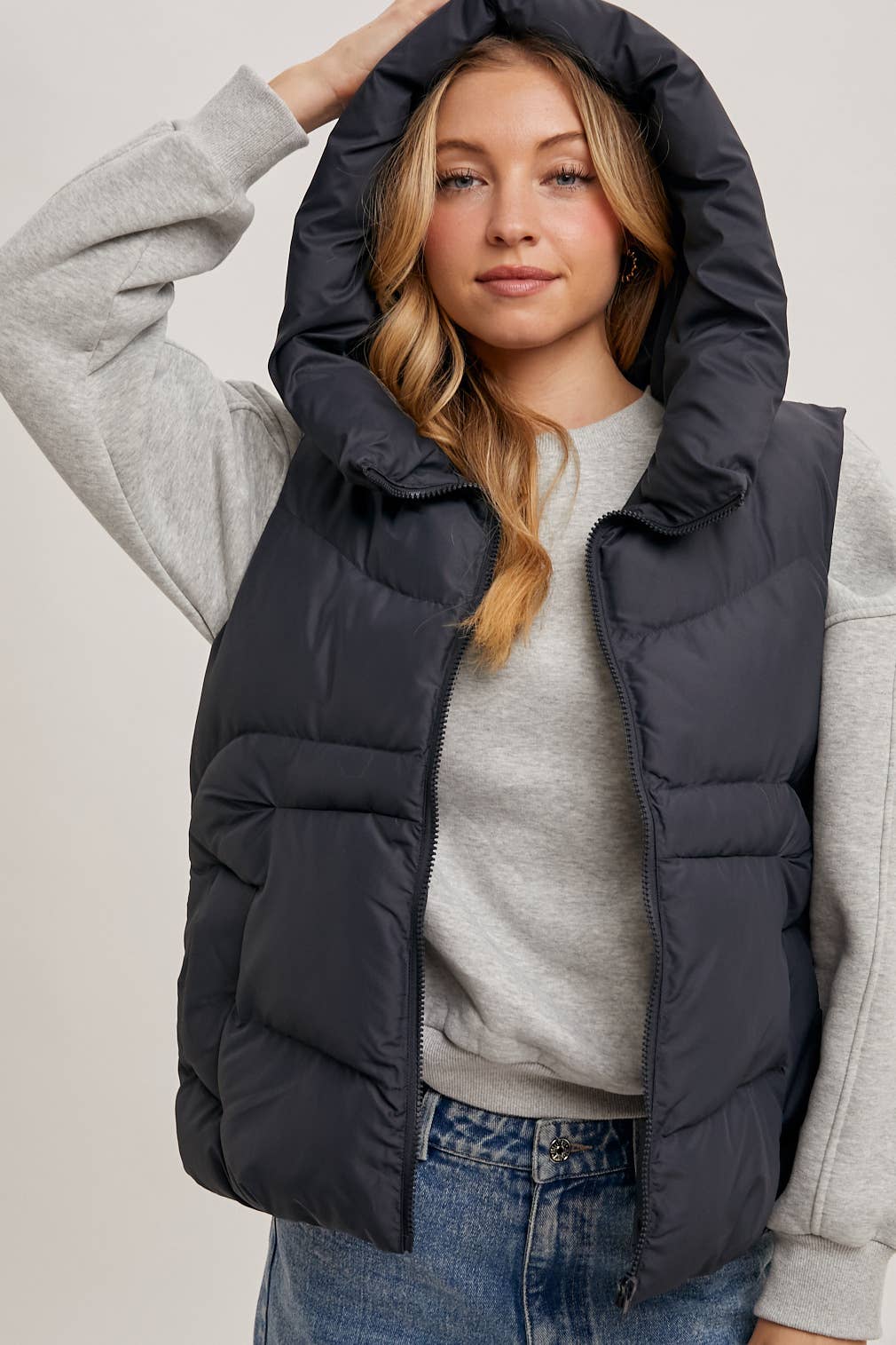 ZIPPER DOWN PUFFER HOODED VEST