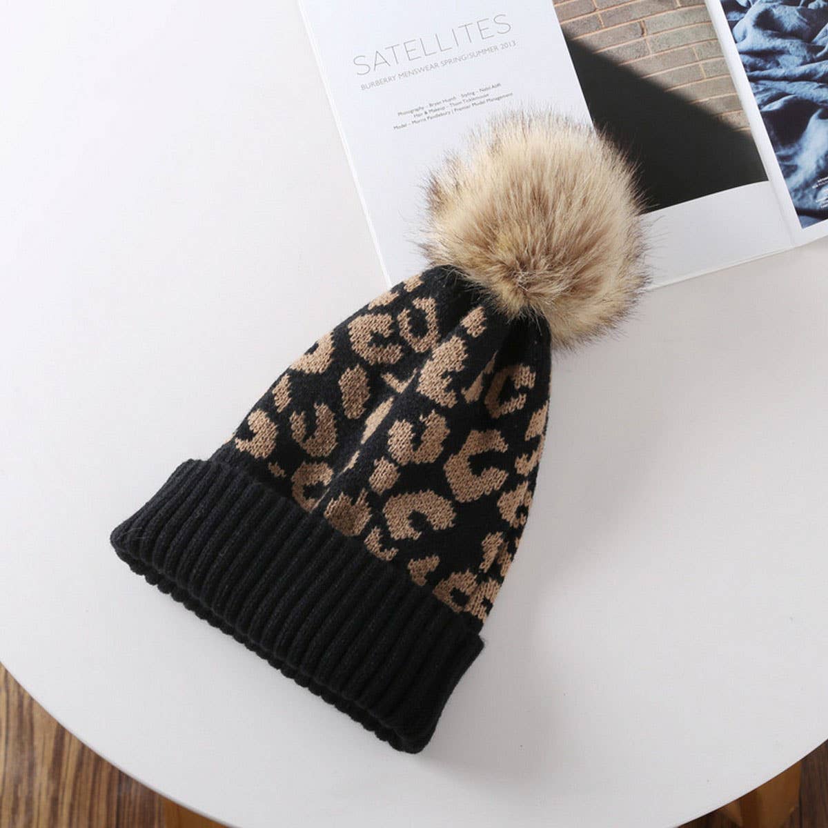 LEOPARD PATTERN KNITTED BEANIE
