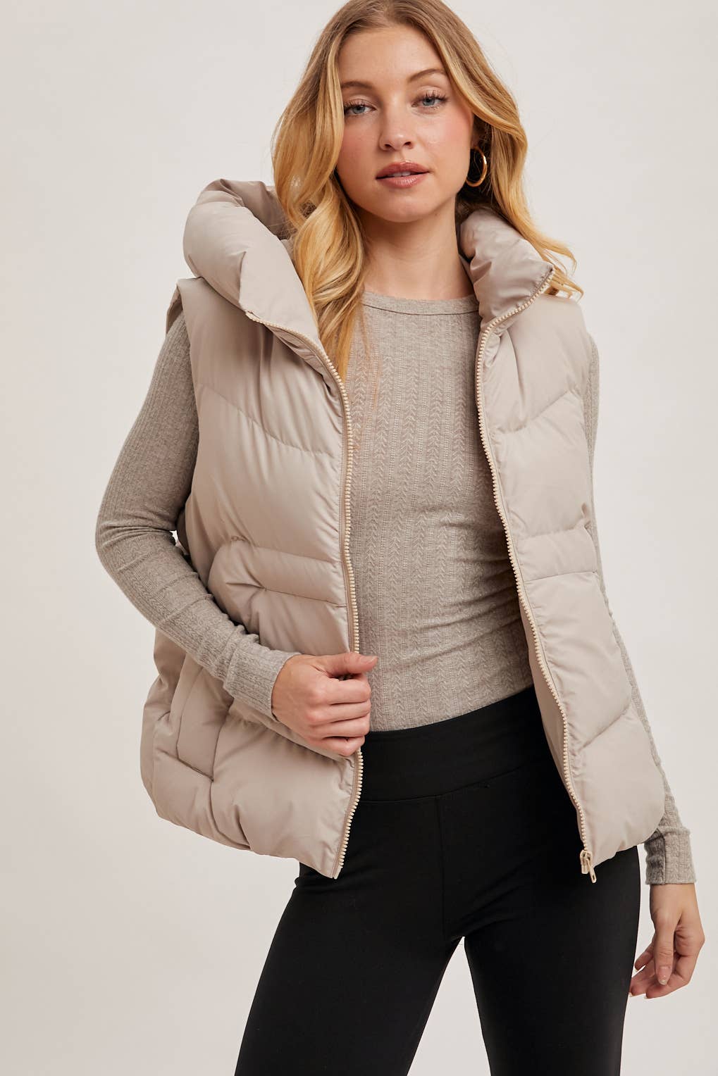 ZIPPER DOWN PUFFER HOODED VEST