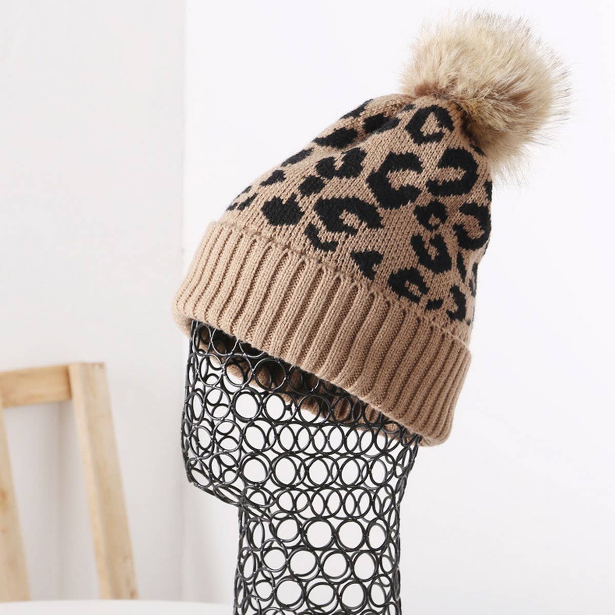 LEOPARD PATTERN KNITTED BEANIE