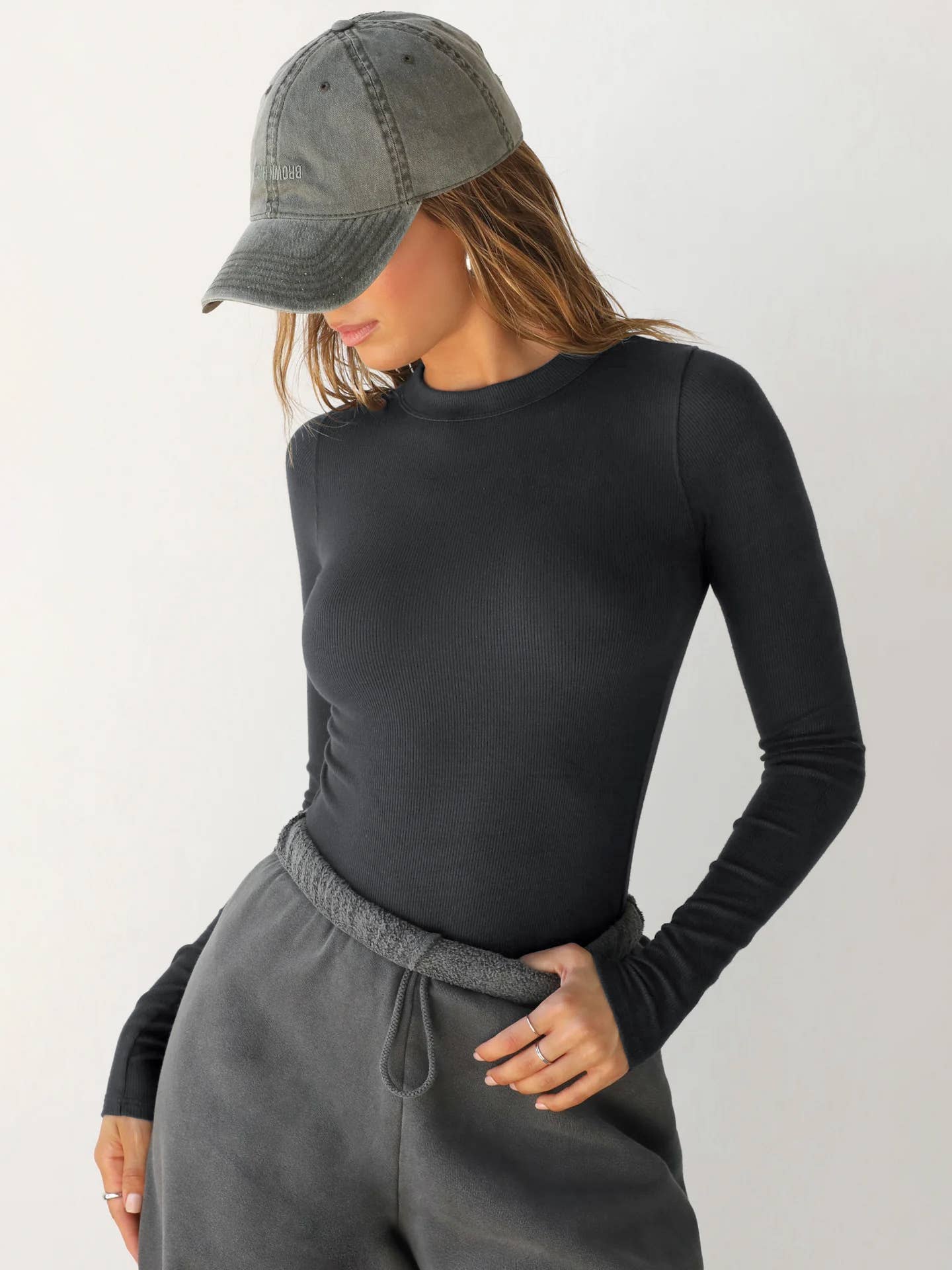 wind thread round neck long sleeve