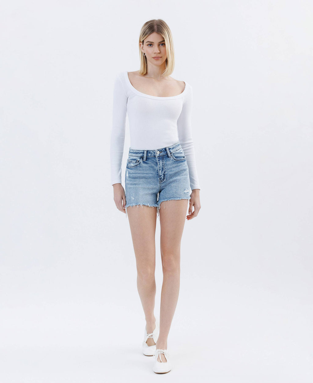 HIGH RISE DISTRESSED REGULAR DENIM SHORTS