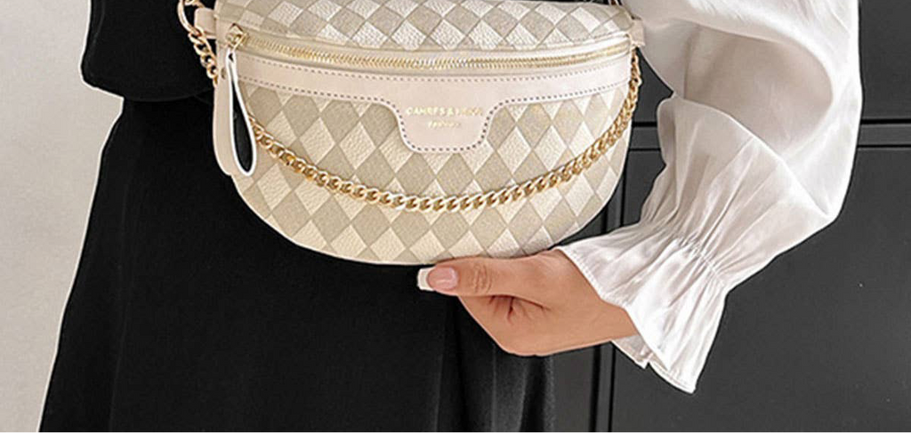 PYRAMID CHECK EVERYDAY HANDBAG