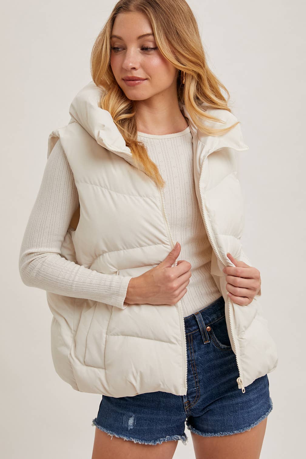 ZIPPER DOWN PUFFER HOODED VEST