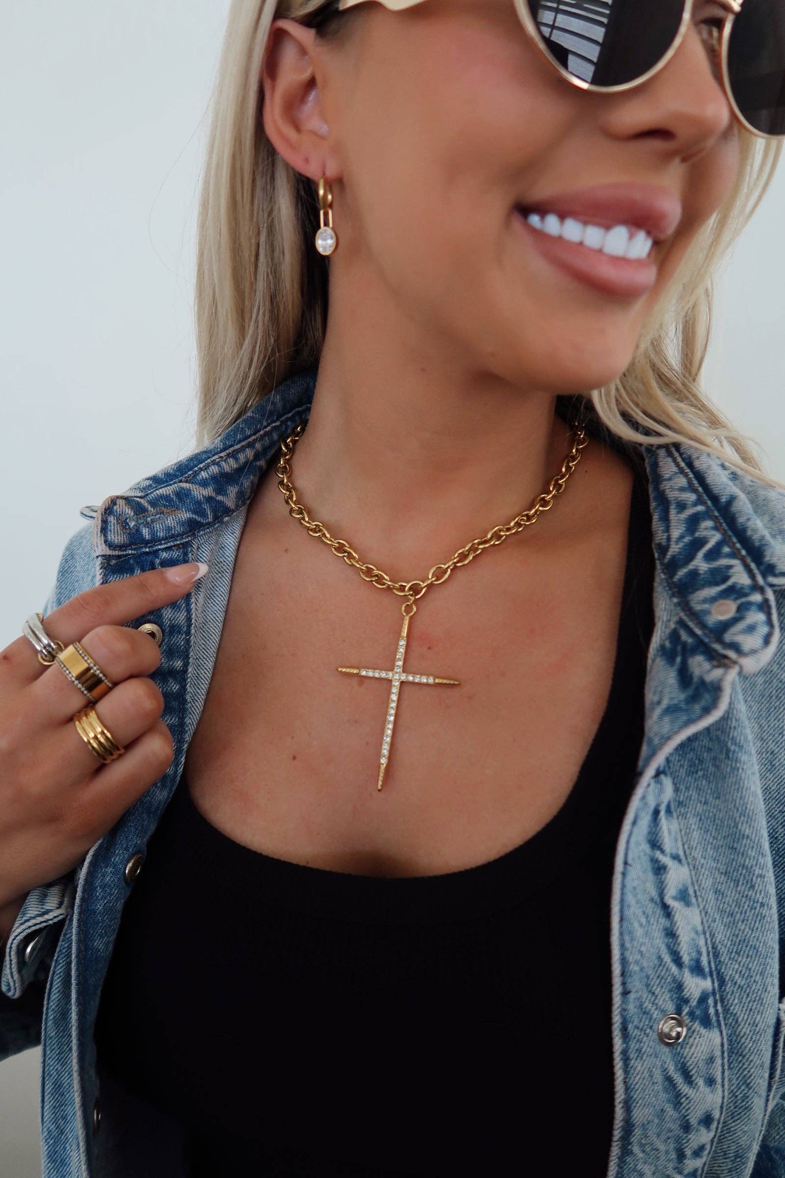 LUXE CROSS NECKLACE (PRE🤍ORDER)