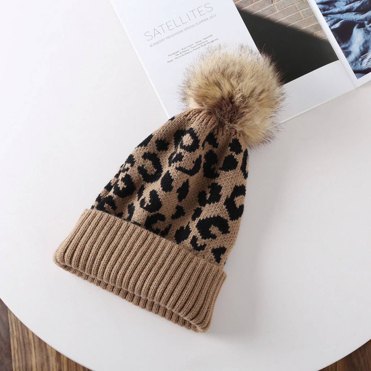 LEOPARD PATTERN KNITTED BEANIE