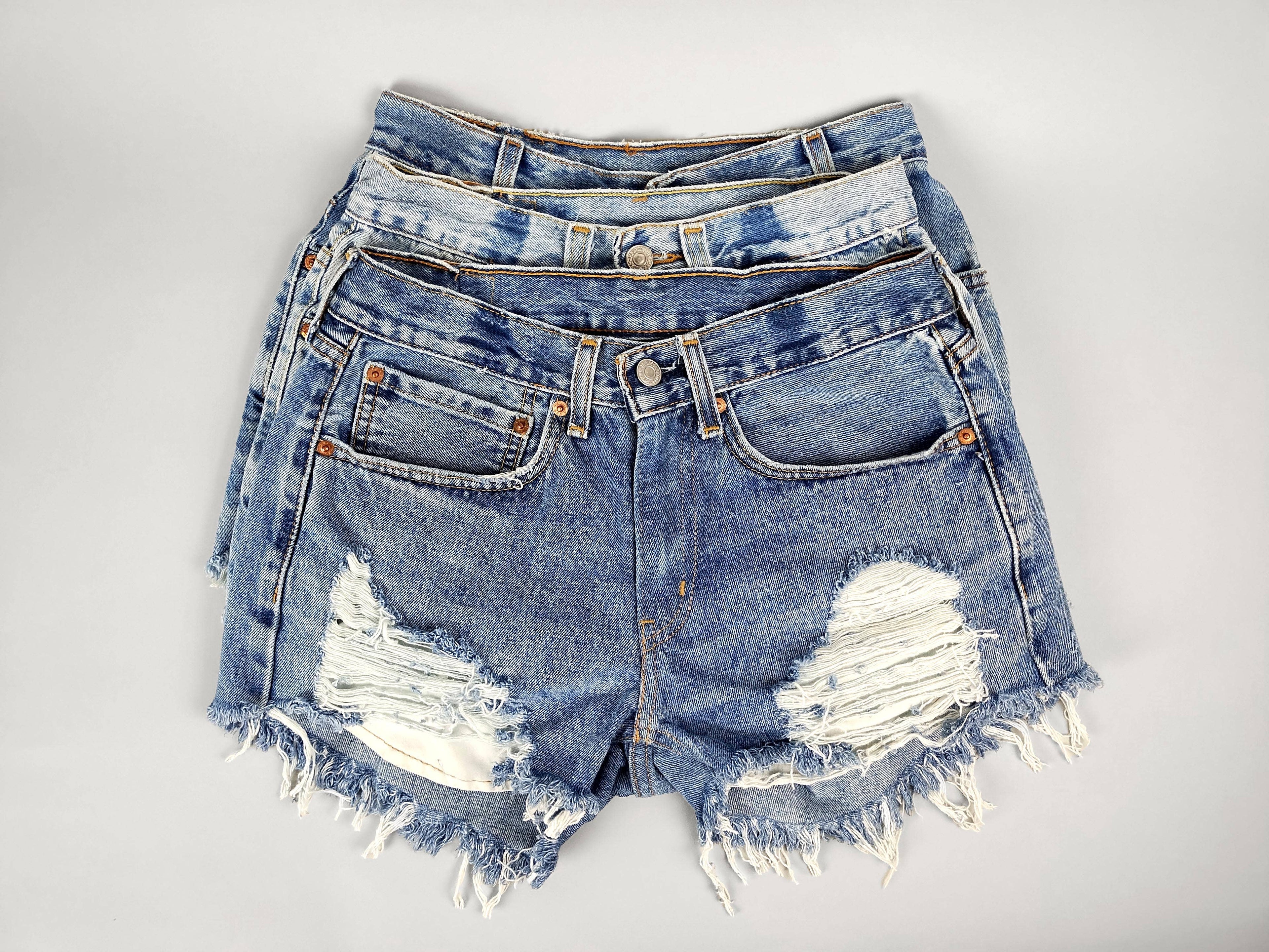 Low-Rise Vintage Washed Denim Cutoff Shorts - Frayed