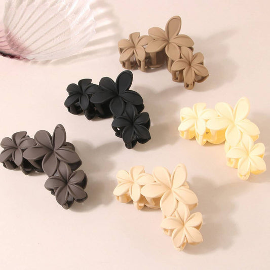 3-Flower Matte Petal Hair Claw – Vintage & Elegant