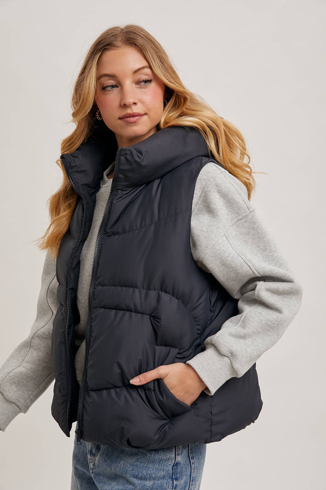 ZIPPER DOWN PUFFER HOODED VEST