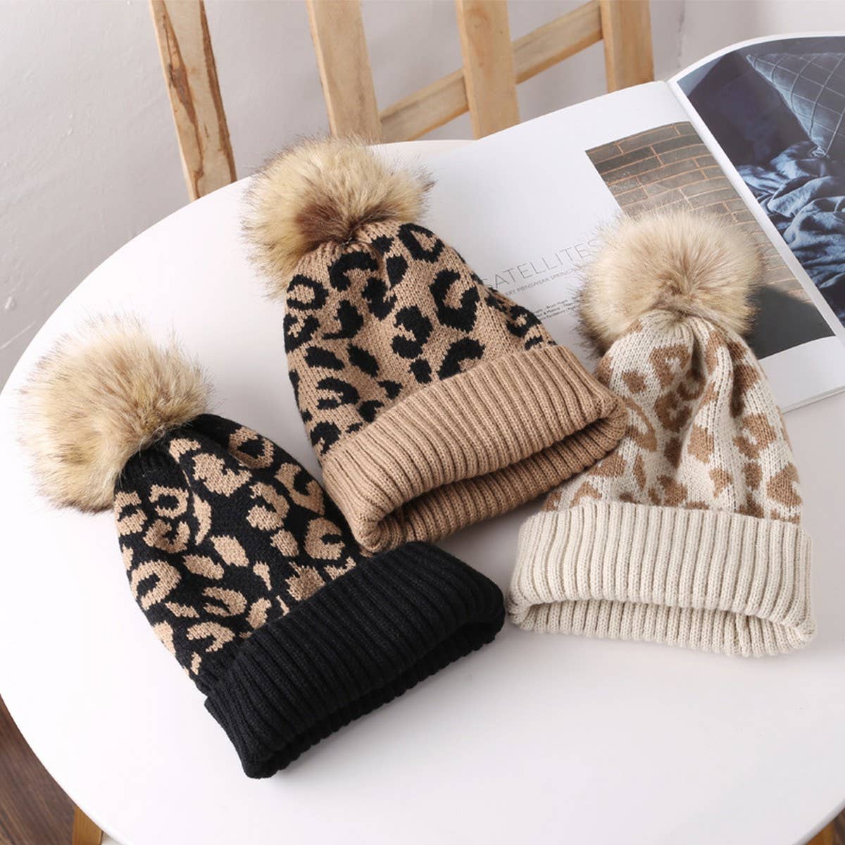 LEOPARD PATTERN KNITTED BEANIE