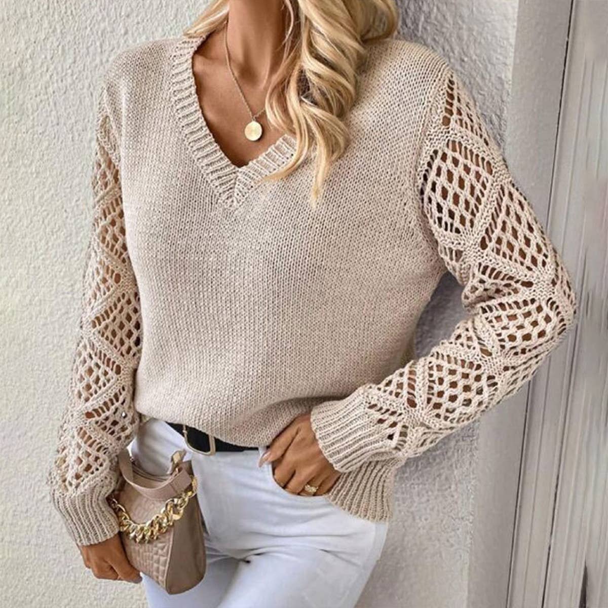 CUT-OUT V-NECK PULLOVER SWEATER